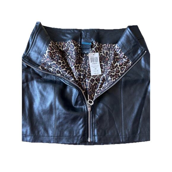 Y2K Hot Topic Faux Leather Mini Skirt Zip Up Cat Punk Goth Emo Cheetah M - Picture 3 of 13
